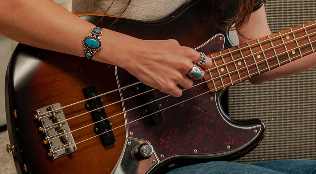 Fender 60th Anniversary Road Worn Jazz Bass: ¿Envejecido a la