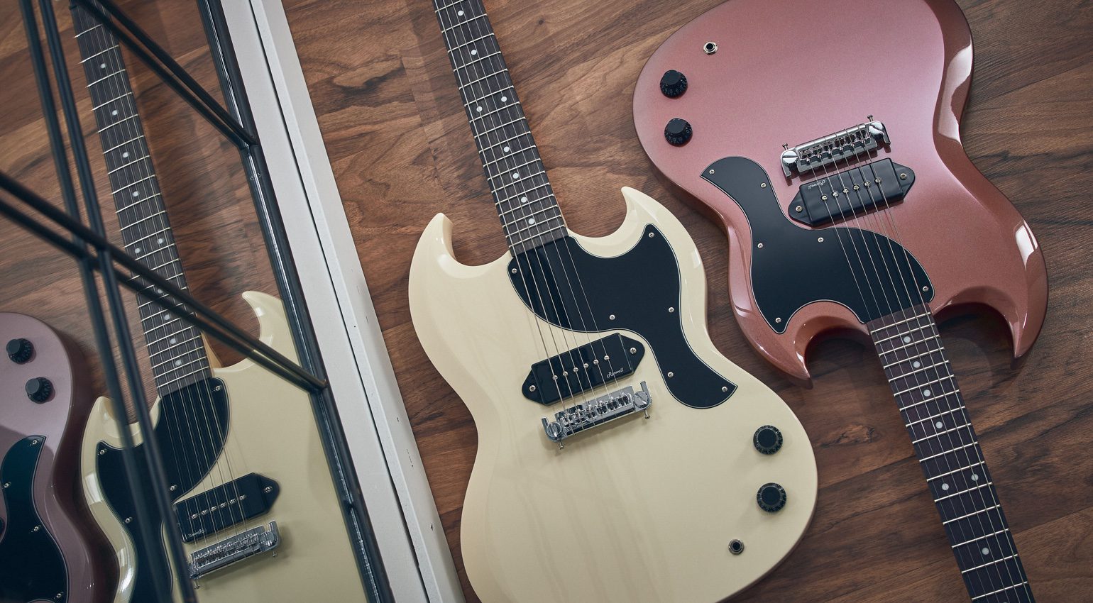 Harley Benton DC-60 Junior en colores Heather Poly Mist y Polaris